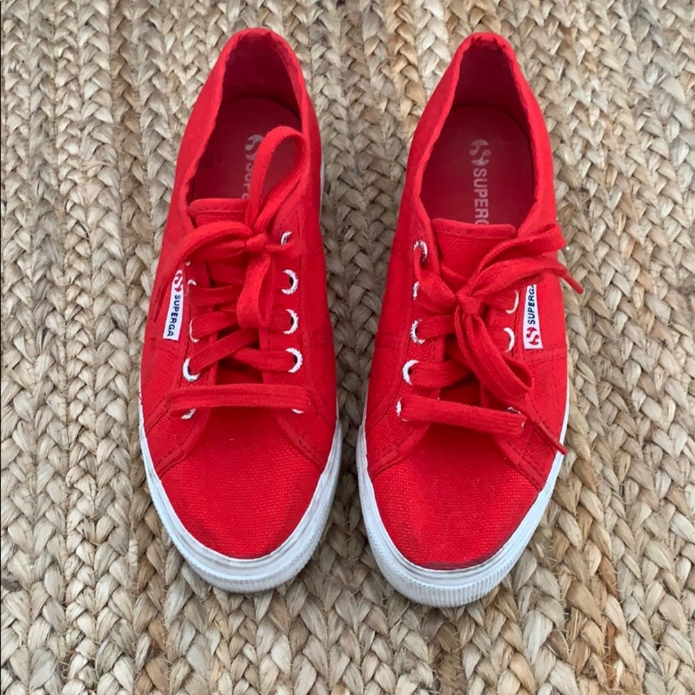 Red supergas
